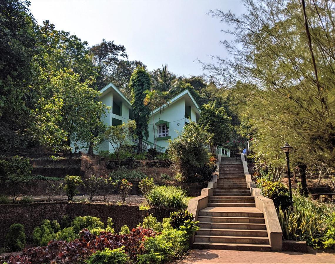Farmagudi Residency Hotel Donshiwado Exterior photo